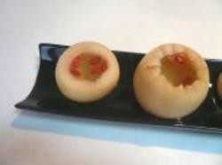 4、冰糖雪梨,4.雪梨炖冰糖不仅味道鲜美，还具有除痰，润肺，补肺的功效。