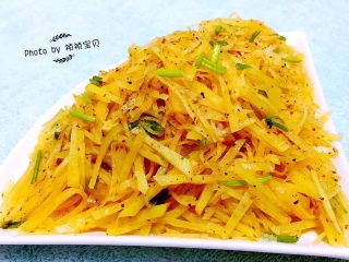 9、凉拌麻辣土豆丝,这个小麻辣土豆丝好有食欲噢