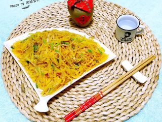 10、凉拌麻辣土豆丝,搭配着小白烧是完美的结合