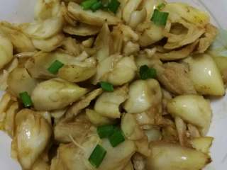 7、凉拌百合,完工。