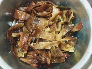 4、台式什錦炒麵,黑木耳洗淨切粗絲