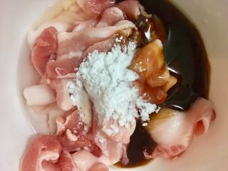 13、台式什錦炒麵,加入太白粉