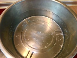 15、台式什錦炒麵,煮一鍋熱開水