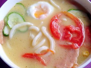 11、过桥乌冬面,美美的过桥米线，完成了。