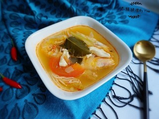 14、泰国冬阴功汤,出炉后配饭或者下果条都很好吃！