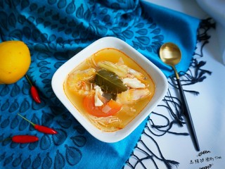 15、泰国冬阴功汤,味道特别好！家庭版本。容易简单！