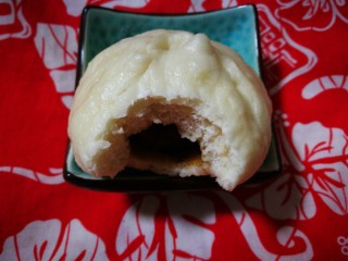 11、塑身解压食单之三文鱼,煮粥时用电饭锅上层蒸手工小肉包