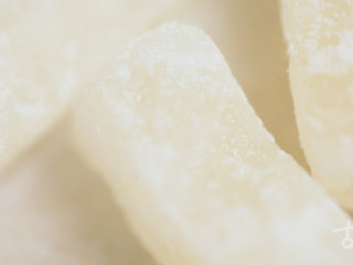 8、【冬瓜糖】童年夏日里的一块清凉甜香,大火煮到糖水收干，关火（以保正颜色雪白）；