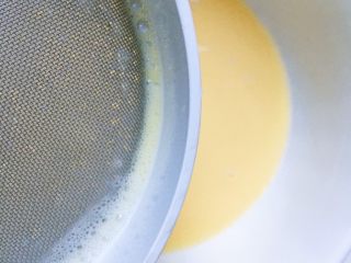 5、鲜虾豆腐蒸水蛋,第二遍过滤