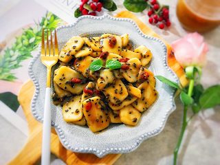 16、食过返寻味~黑芝麻枸杞红糖炒年糕,美美的摆拍一个做个纪念吧