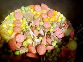 12、牛排骨土豆焖饭+#食材土豆#,继续煮到熟为止，跳保温再焖会儿