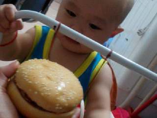 10、家庭自制健康汉堡包,儿子都想吃了。