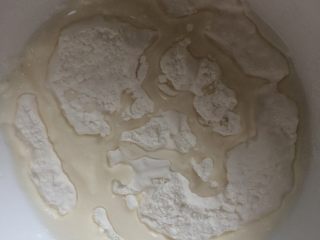 7、西红柿鸡蛋疙瘩汤,滴入少许的冷水