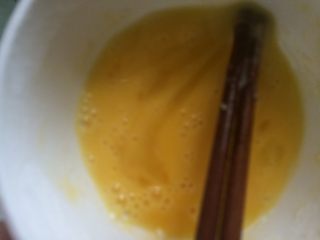 11、西红柿鸡蛋疙瘩汤,搅拌