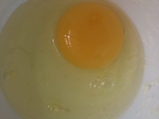 10、西红柿鸡蛋疙瘩汤,之后碗中放一颗鸡蛋