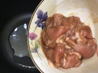 9、秀珍菇冬瓜肉片汤,下猪肉