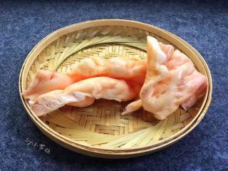 2、红烧牛肉面,新鲜牛油也很关键哦，牛油100克！