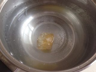 8、红薯汤圆,锅里加水加黄冰糖