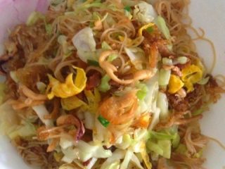 10、秘制温州特色海鲜炒粉干,出锅,香味四溢,盘底无多余的油,高手