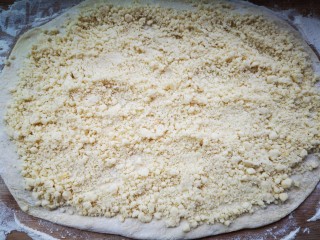 15、红糖酥饼,铺上油酥