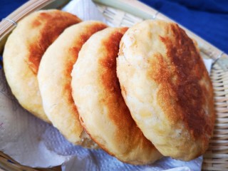 24、红糖酥饼,煎至两面金黄后取出