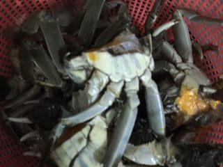 3、家庭版蟹煲,螃蟹对开