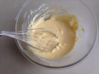 6、不上火的蒸蛋糕,拌均匀