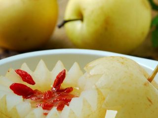 12、冰糖雪梨盅,呈。