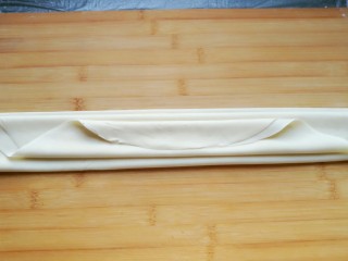 17、石蛤蟆水饺（博山水饺的包法）,折好的样子。