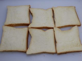 1、家庭装三明治,吐司片备好