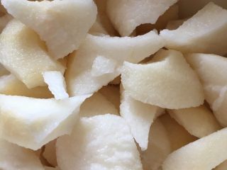 5、冰糖雪梨,雪梨削块