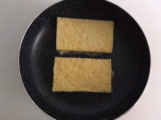 6、小调的早餐--第一话,放进平底锅