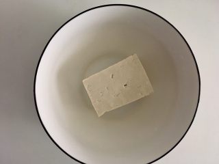 10、小调的早餐--第一话,北豆腐100g