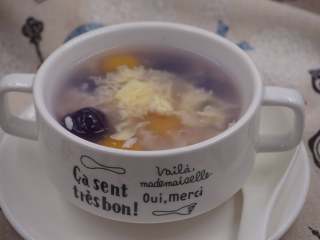 13、#中式点心#酒酿薯圆,紫薯有很多的花青素,所以放在汤中不久后,汤里就有些颜色了