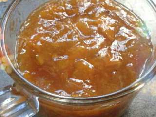 6、金桔酱,炒至金桔跟水完全融合成糊状，即可出锅装瓶