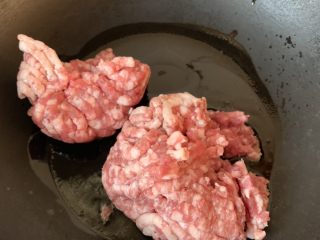 2、冬日暖心菜—牛肉炸酱面,炒