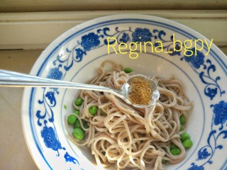 7、海味豌豆烤面,胡椒粉