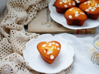 16、爱心杏仁片海绵蛋糕,成品图