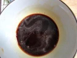 3、宫保鸡丁,醋、老抽、糖、盐、料酒、淀粉、水调成汁