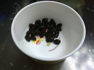 9、柠檬烤鲈鱼,做豉油，豆豉适量