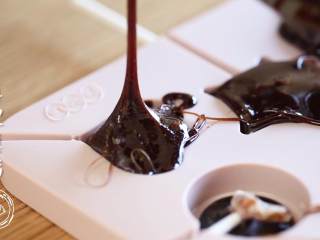 10、12m+话梅棒棒糖（宝宝辅食）,再次填满~（如果糖有些凉了，就再小火热一下）