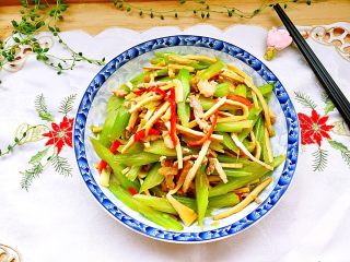 17、翠&香&丝➕西芹香干炒肉丝,成品