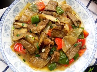 13、白萝卜炒猪肝,装盘。