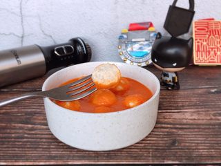 18、茄汁莲藕鸡肉丸子(亲子版)-辅食,软软嫩嫩酸酸开胃的茄汁莲藕鸡肉丸子就做好啦~