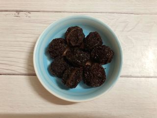 2、止咳三色汤,李干8颗