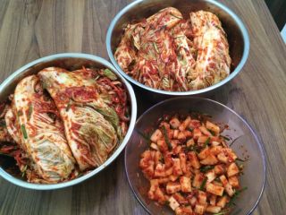 7、家庭版辣白菜,如图几天后就可以大餐一顿了