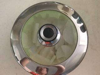 11、开胃小菜  酸辣脆爽的白萝卜,盖上盖子，腌制2个小时