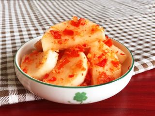 18、开胃小菜  酸辣脆爽的白萝卜,萝卜泡好了，萝卜清脆爽口，口感酸爽，清凉微辣，非常完美的开胃小菜~