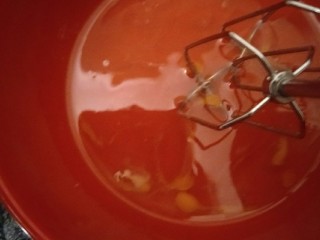 9、红糖枣泥蛋糕,准备打发蛋白