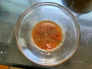 11、暖身羊肉汤,碗里浇一勺热汤把调味化开